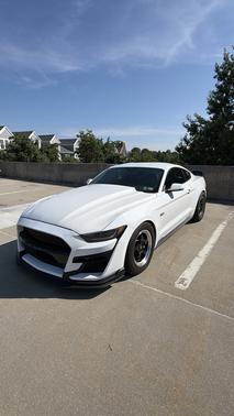 White 2015 Ford Mustang GT