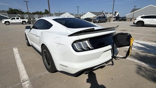White 2015 Ford Mustang GT