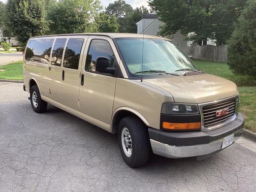 2011 GMC Savana 3500 LT
