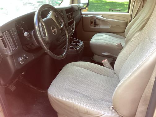2011 GMC Savana 3500 LT