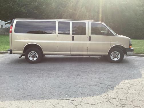 2011 GMC Savana 3500 LT