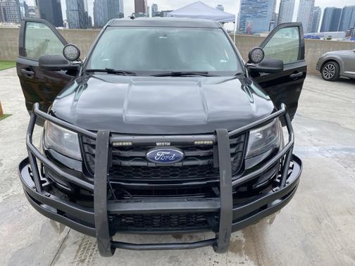 Black 2017 Ford Utility Police Interceptor Base