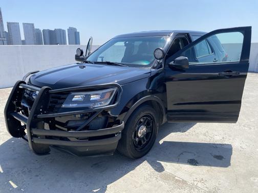 Black 2017 Ford Utility Police Interceptor Base