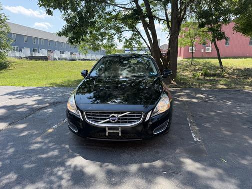 Black 2012 Volvo S60 T5