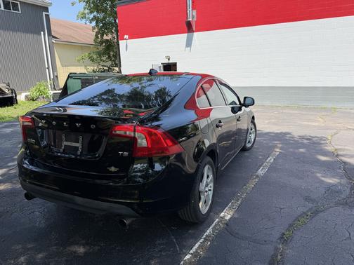 Black 2012 Volvo S60 T5