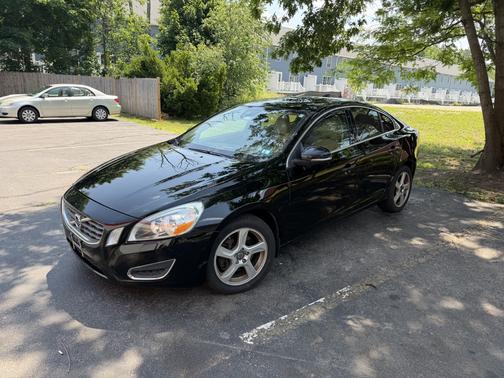 Black 2012 Volvo S60 T5
