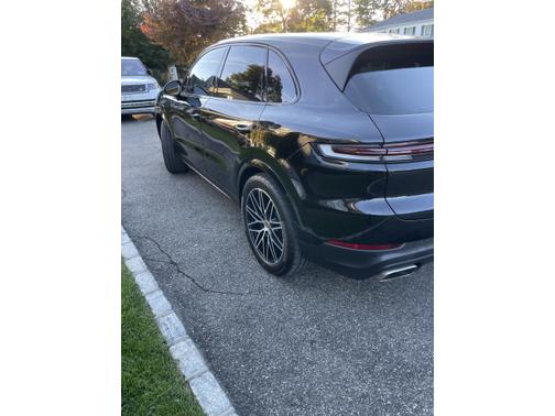 2024 Porsche Cayenne AWD
