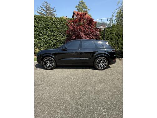 2024 Porsche Cayenne AWD