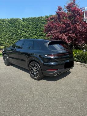 2024 Porsche Cayenne AWD