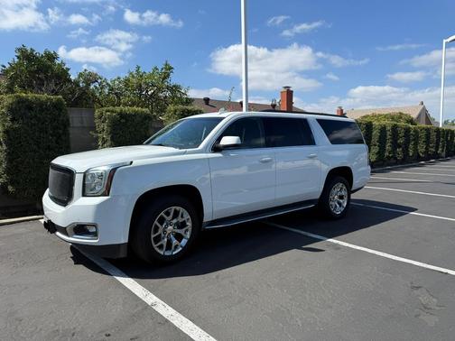 White 2016 GMC Yukon XL SLT