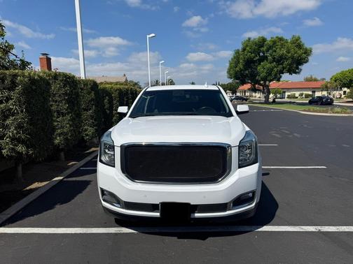 White 2016 GMC Yukon XL SLT