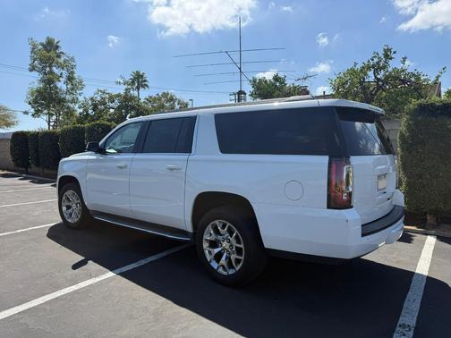 White 2016 GMC Yukon XL SLT