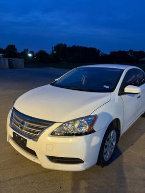 White 2014 Nissan Sentra SV