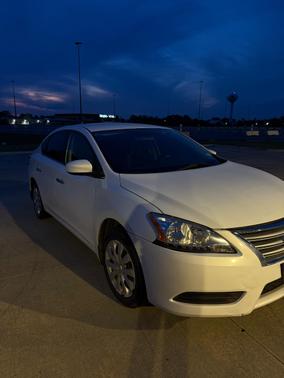 White 2014 Nissan Sentra SV