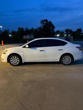 White 2014 Nissan Sentra SV