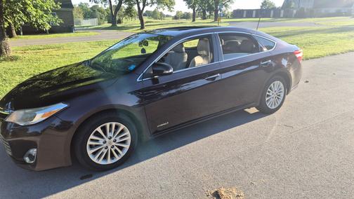 Purple 2014 Toyota Avalon Hybrid XLE Premium
