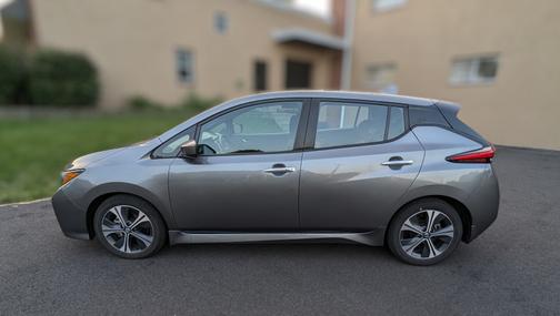 2022 Nissan Leaf SV