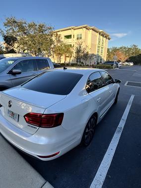 White 2013 Volkswagen Jetta Hybrid SEL Premium
