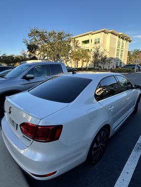 White 2013 Volkswagen Jetta Hybrid SEL Premium