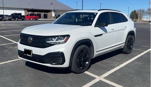 White 2023 Volkswagen Atlas Cross Sport 3.6L V6 SEL R-Line Black