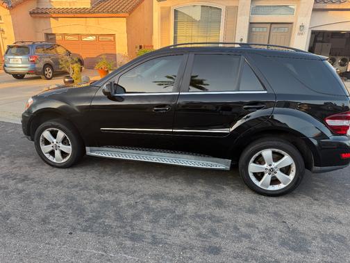 Black 2010 Mercedes-Benz M-Class ML 350