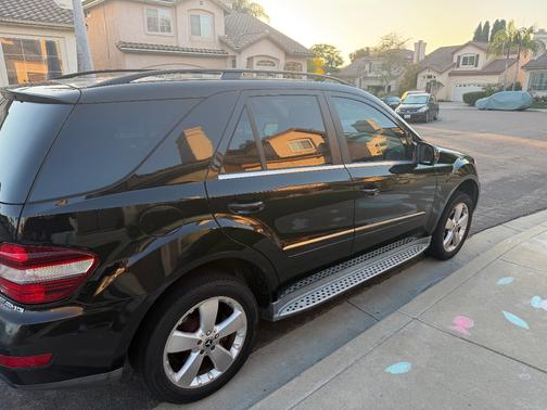 Black 2010 Mercedes-Benz M-Class ML 350