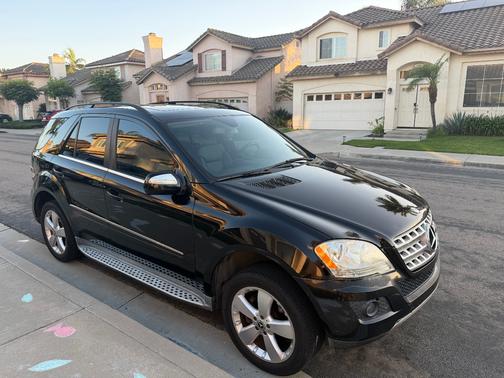 Black 2010 Mercedes-Benz M-Class ML 350