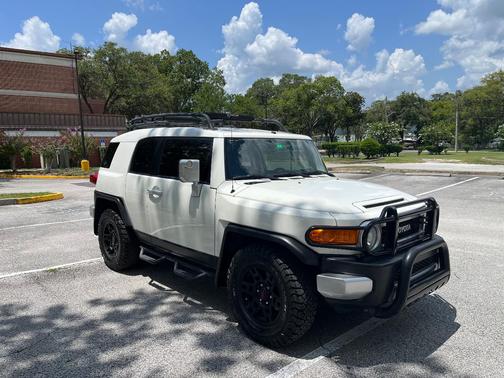 White 2014 Toyota FJ Cruiser Base
