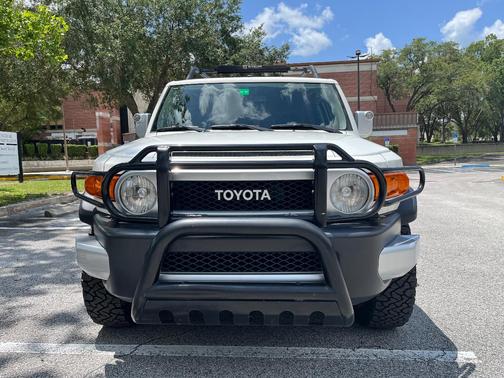 White 2014 Toyota FJ Cruiser Base