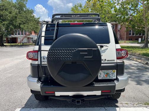White 2014 Toyota FJ Cruiser Base