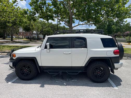 White 2014 Toyota FJ Cruiser Base