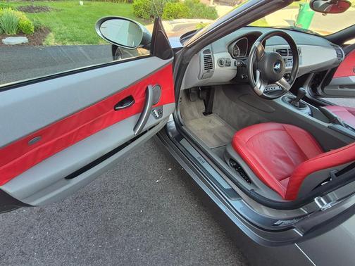Gray 2003 BMW Z4 2.5i Roadster