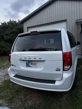 White 2016 Dodge Grand Caravan R/T