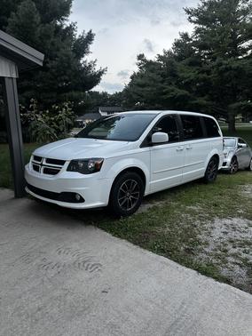 White 2016 Dodge Grand Caravan R/T