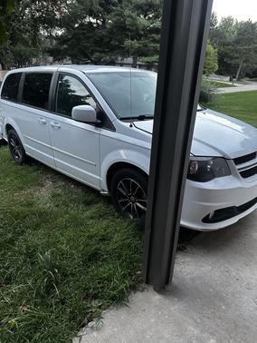 White 2016 Dodge Grand Caravan R/T