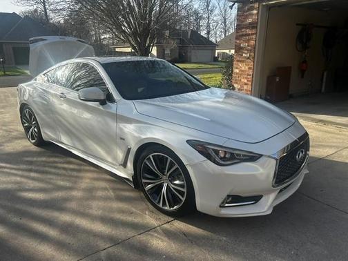 White 2018 INFINITI Q60 3.0t LUXE