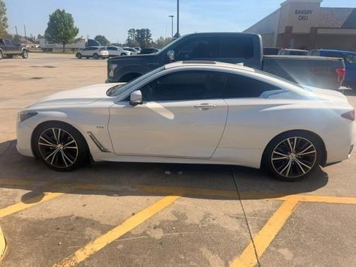 White 2018 INFINITI Q60 3.0t LUXE