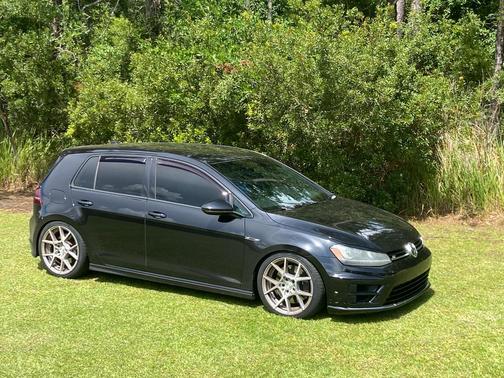2016 Volkswagen Golf R 4-Door