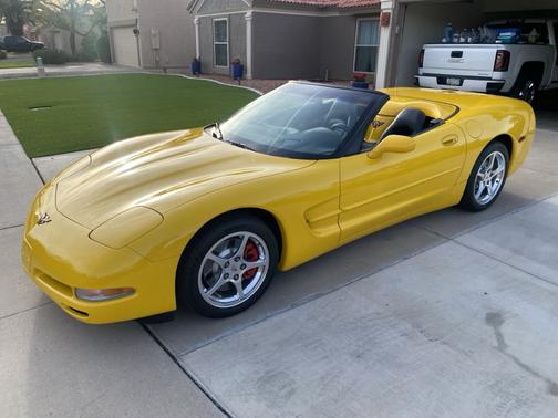 2000 Chevrolet Corvette Base