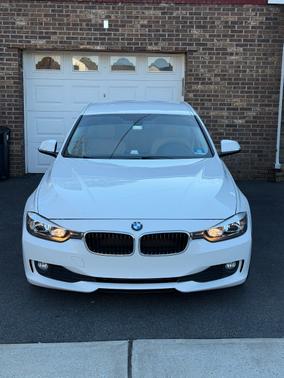 White 2015 BMW 320 i