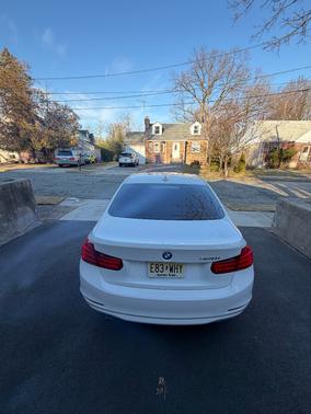 White 2015 BMW 320 i