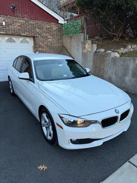 White 2015 BMW 320 i