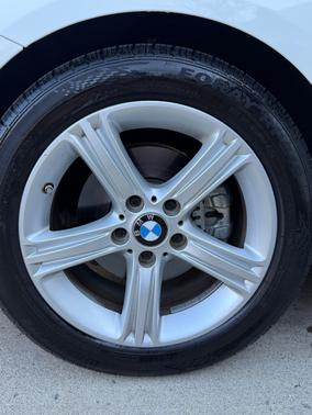White 2015 BMW 320 i