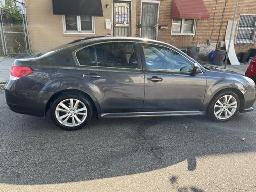 2013 Subaru Legacy 2.5i Premium