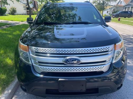 Blue 2014 Ford Explorer XLT