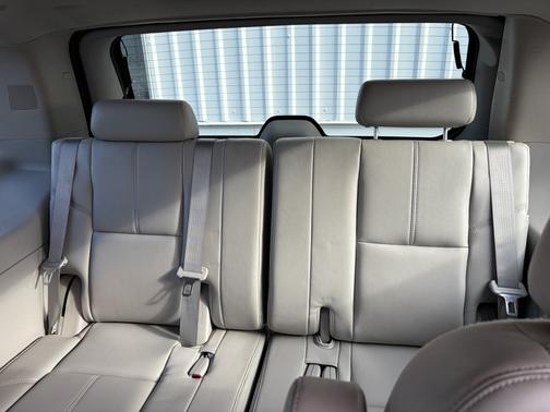 Beige 2014 GMC Yukon SLT