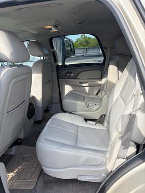 Beige 2014 GMC Yukon SLT