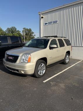 Beige 2014 GMC Yukon SLT
