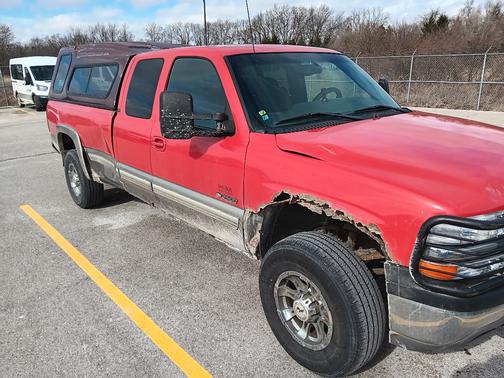 Red 2000 Chevrolet Silverado 2500 LS Extended Cab