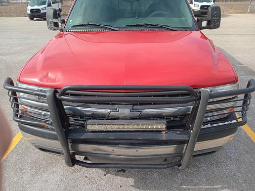 Red 2000 Chevrolet Silverado 2500 LS Extended Cab